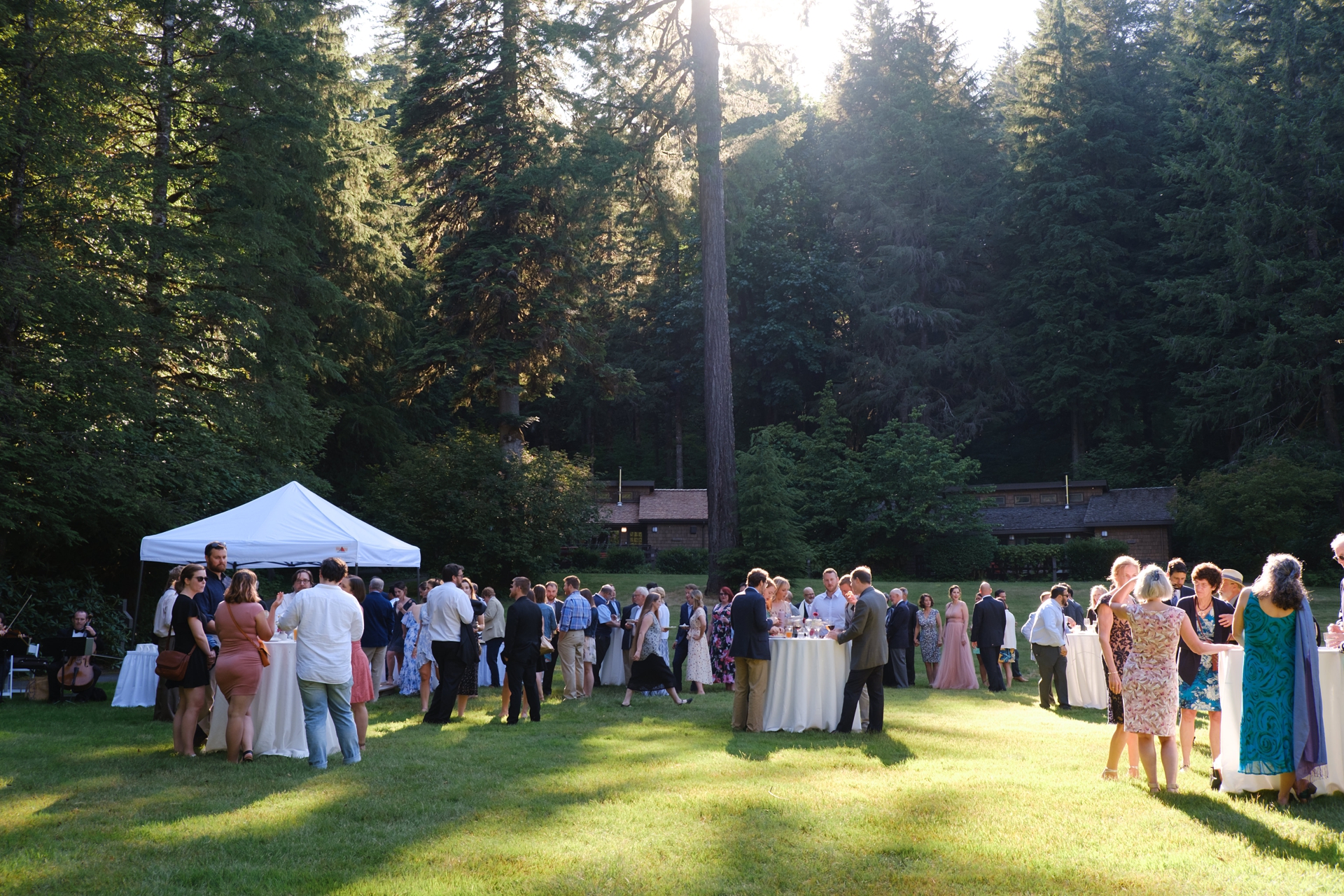 Silver Falls Lodge Wedding Portland Wedding Photographer Family